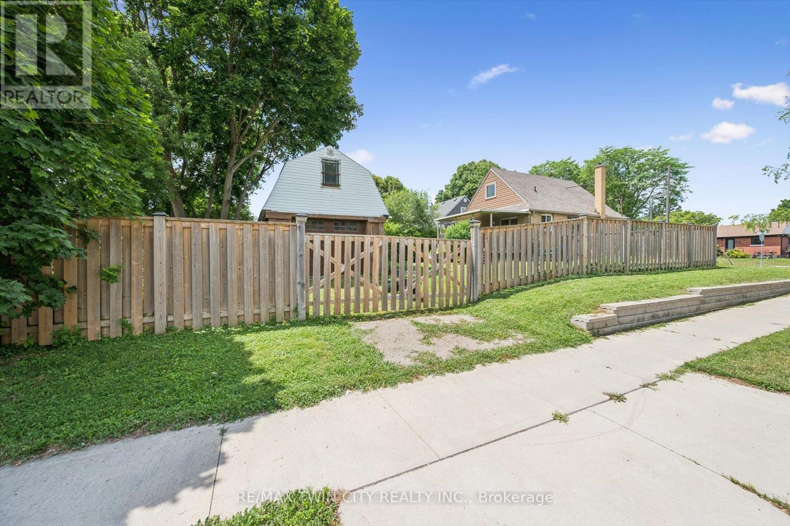 129 FLORENCE AVENUE