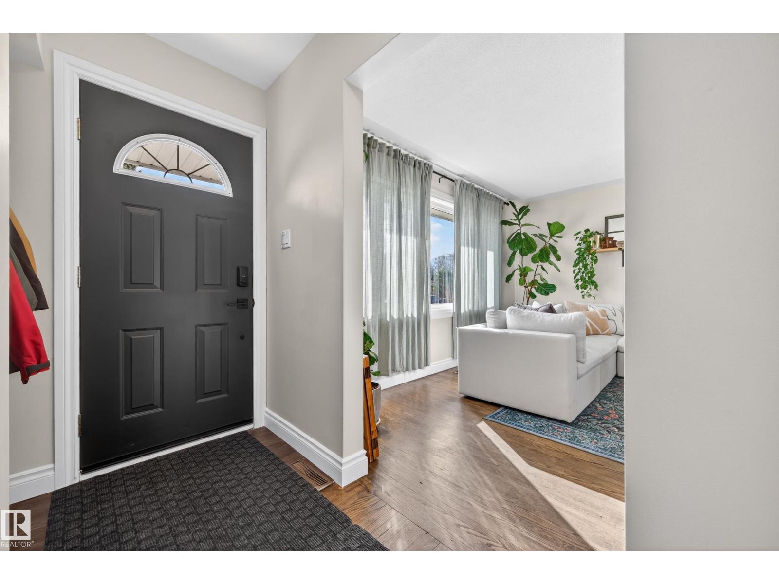 10740 44 ST NW