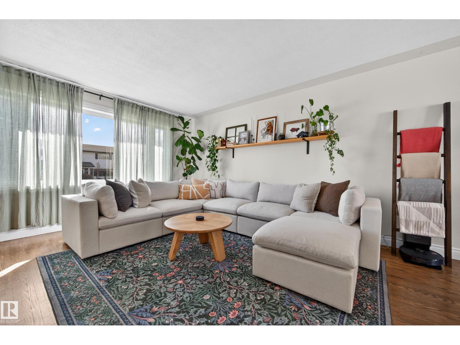 10740 44 ST NW