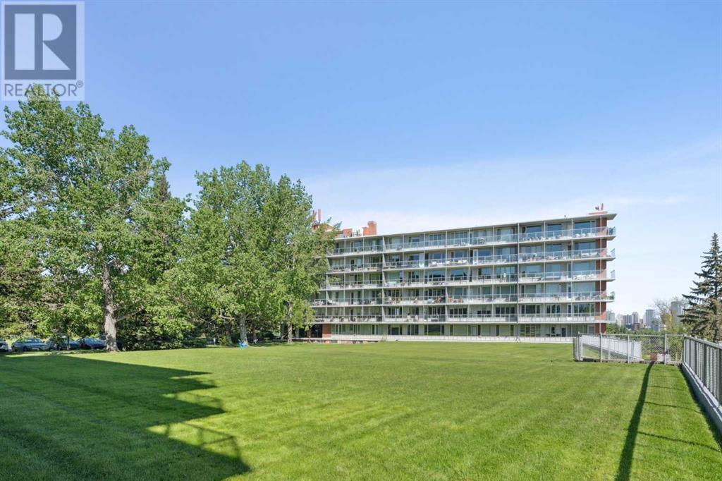 303, 3204 Rideau Place SW