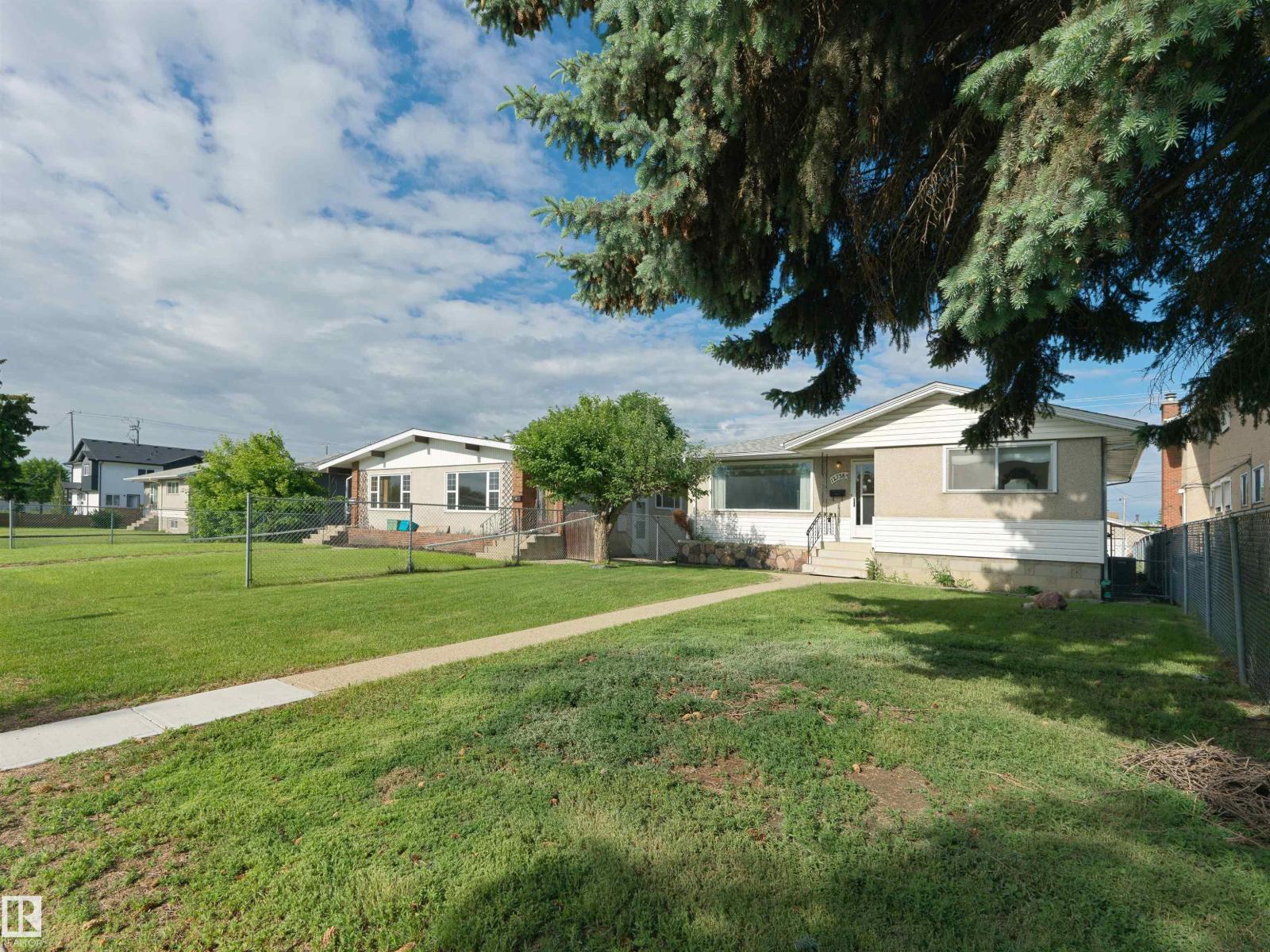 12738 88 ST NW
