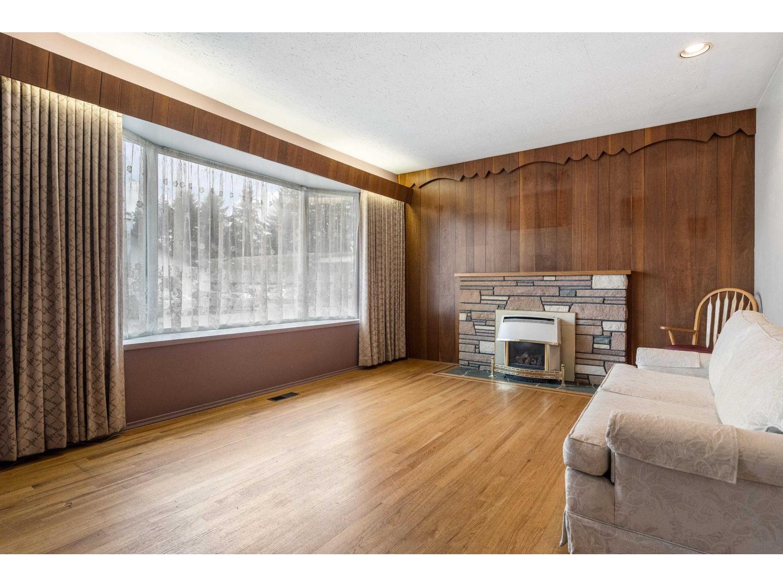 32939 BRUNDIGE AVENUE