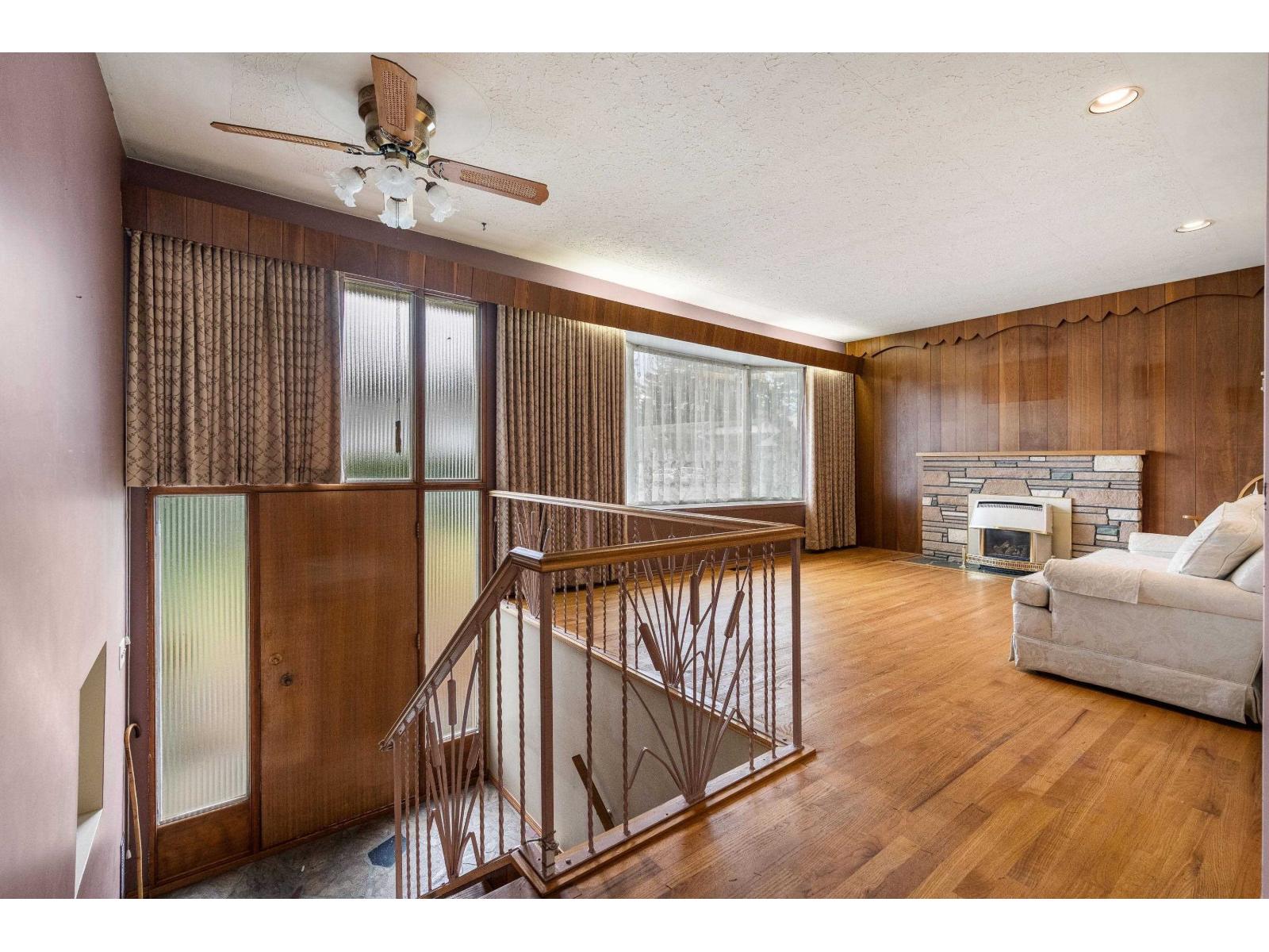 32939 BRUNDIGE AVENUE