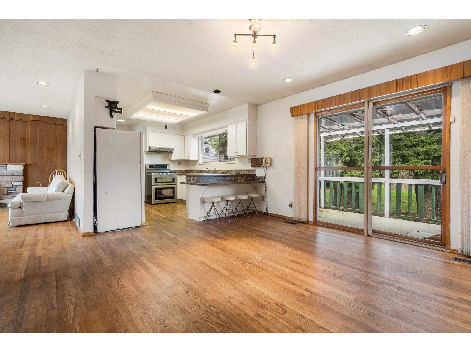 32939 BRUNDIGE AVENUE