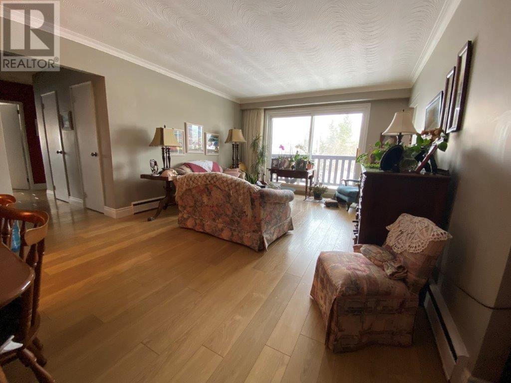570 MacDonald AVE # 301
