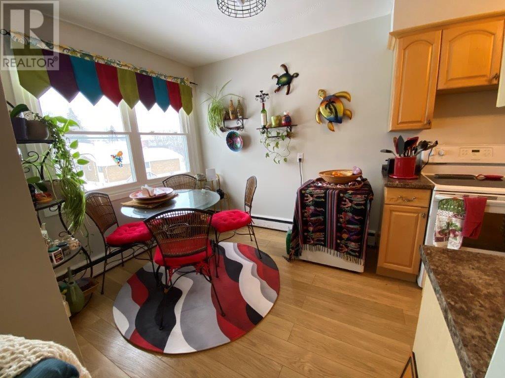 570 MacDonald AVE # 301