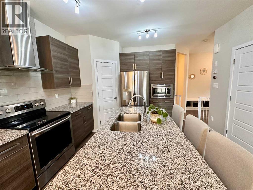 802 Miners Boulevard W