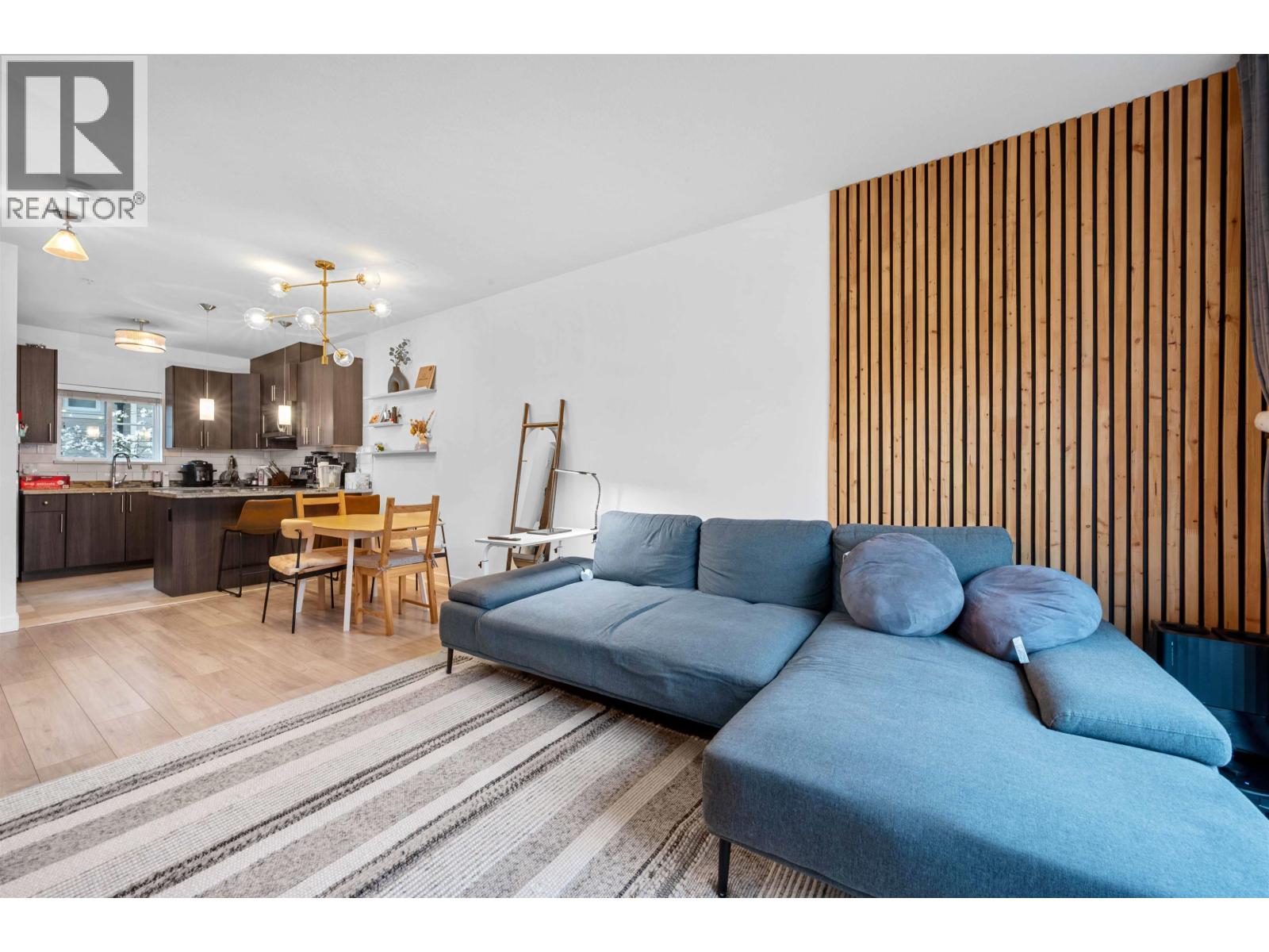 225 3888 NORFOLK STREET