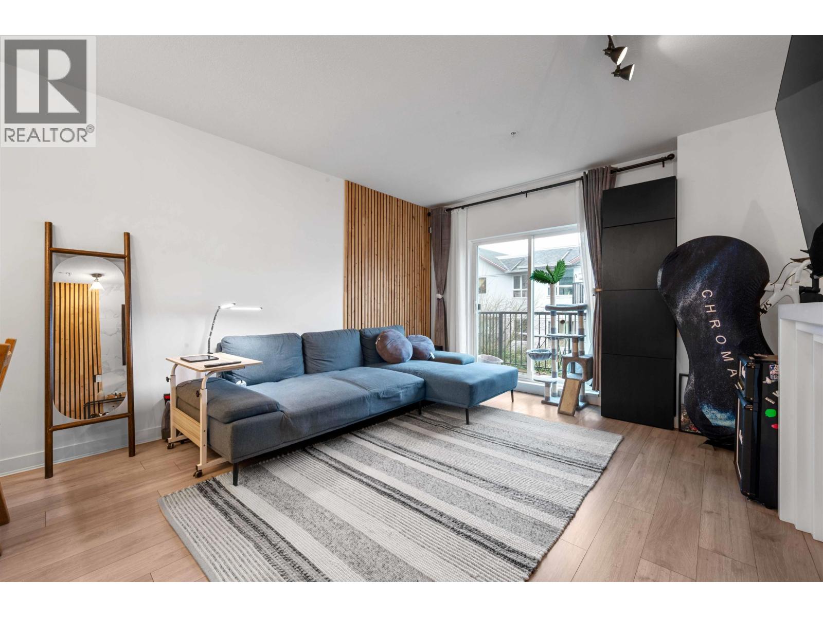 225 3888 NORFOLK STREET