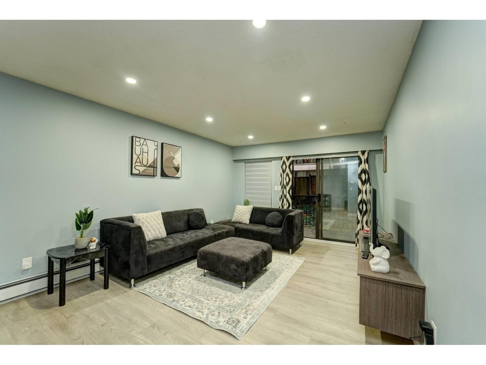 202 33450 GEORGE FERGUSON WAY