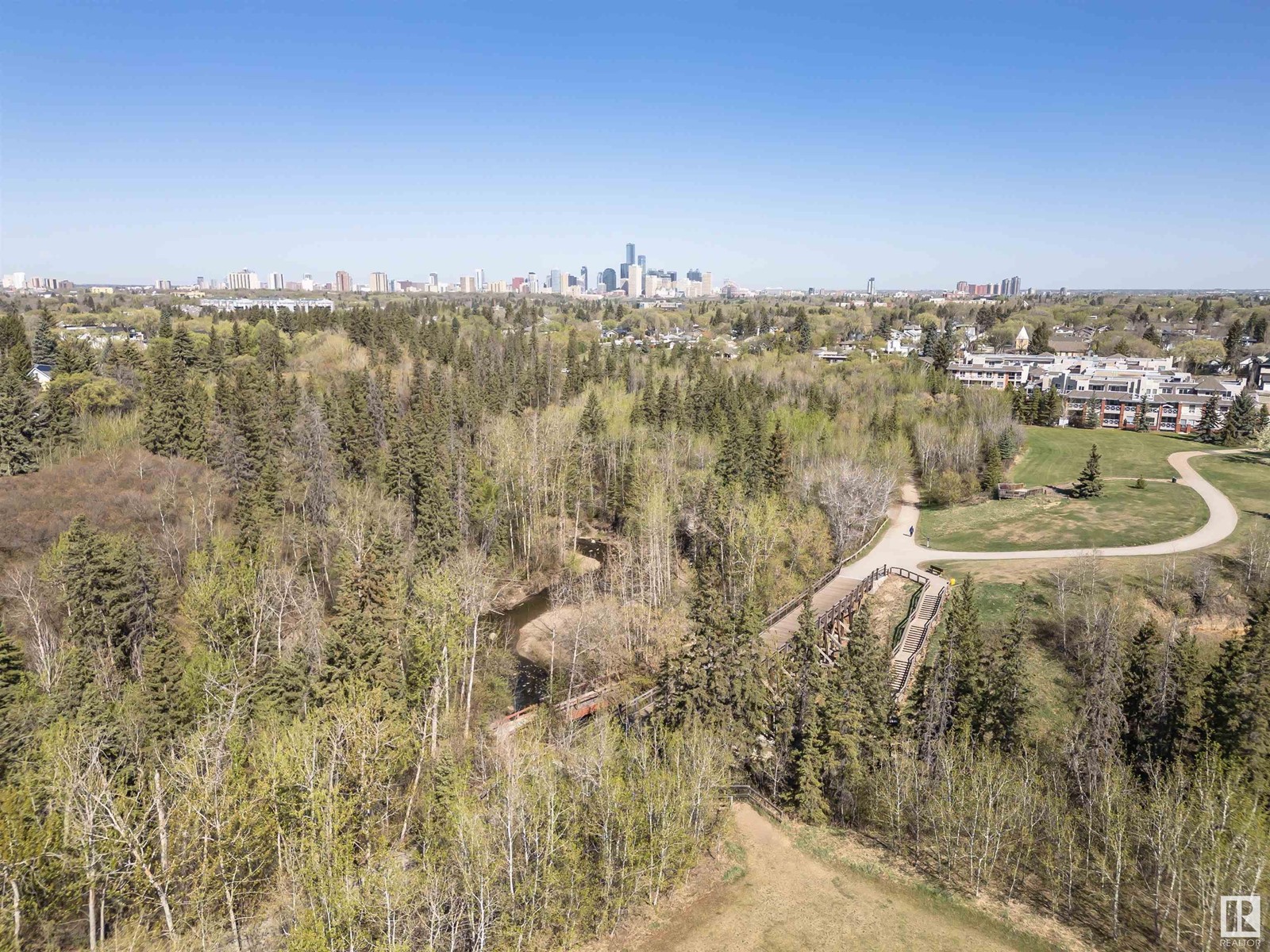 9146 73 AV NW