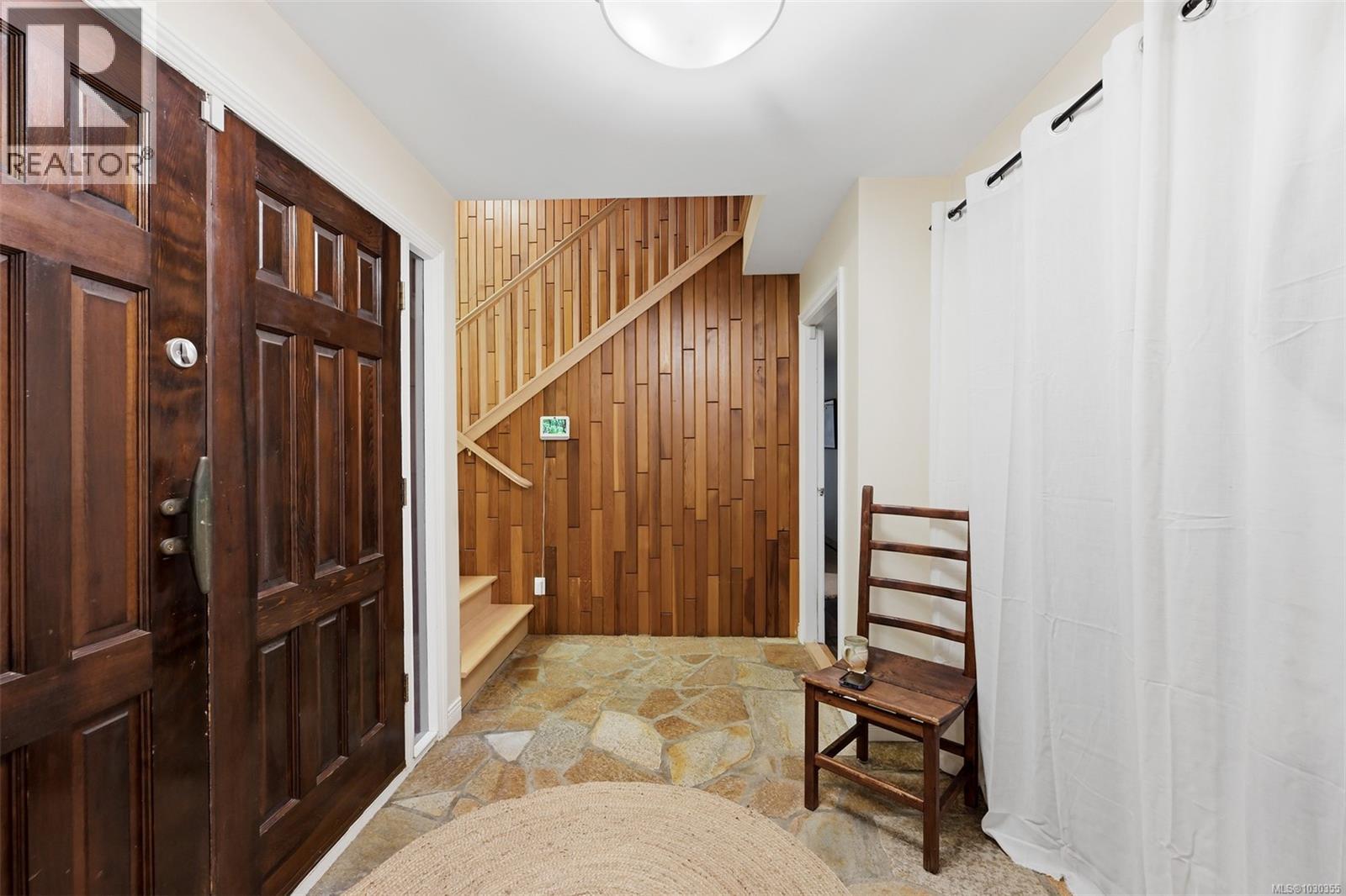 11391 West Saanich Rd