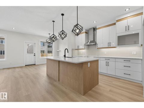 136 WYATT RG Fort Saskatchewan AB T8L3L7