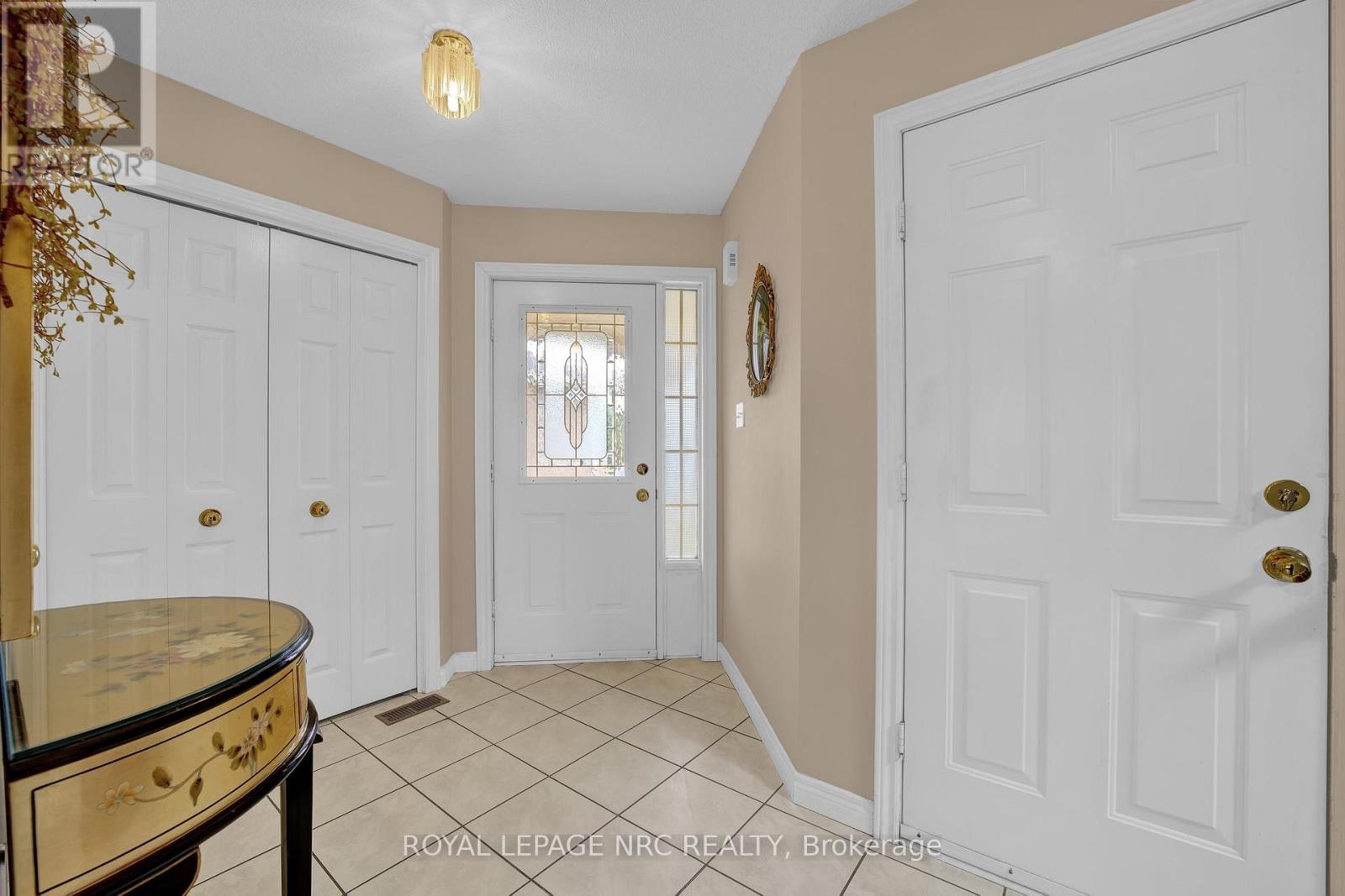 27 HOLLYRIDGE CRESCENT