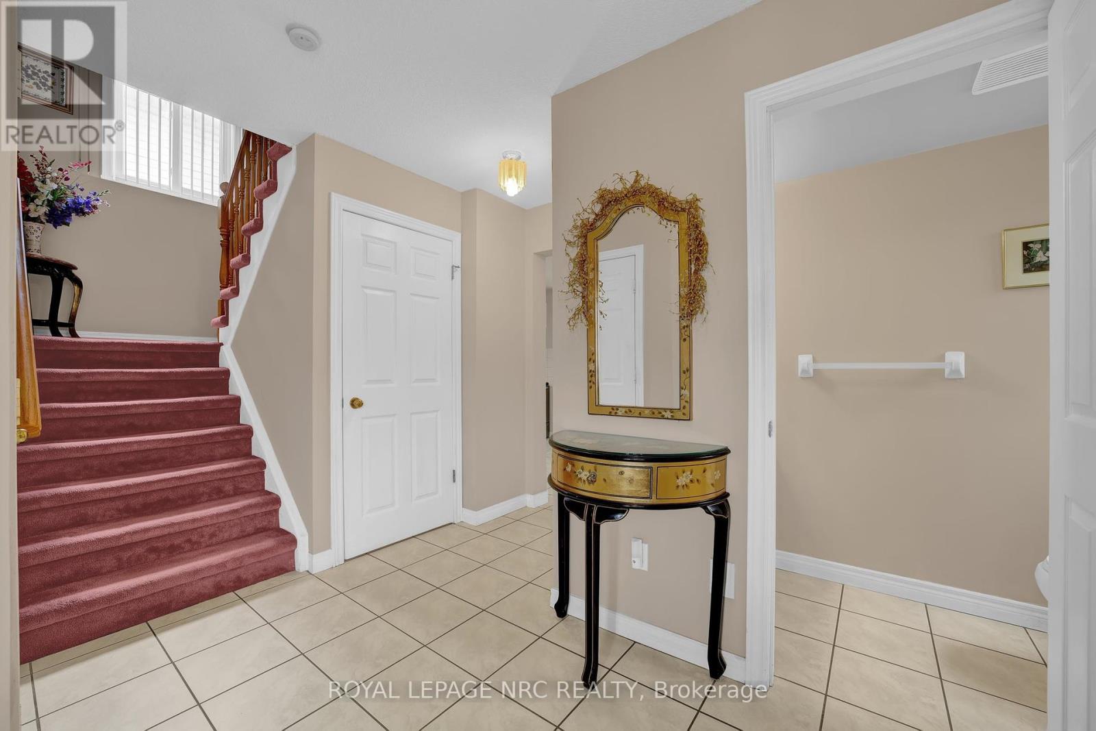 27 HOLLYRIDGE CRESCENT