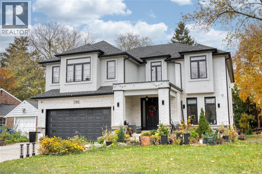 735 CABANA ROAD West