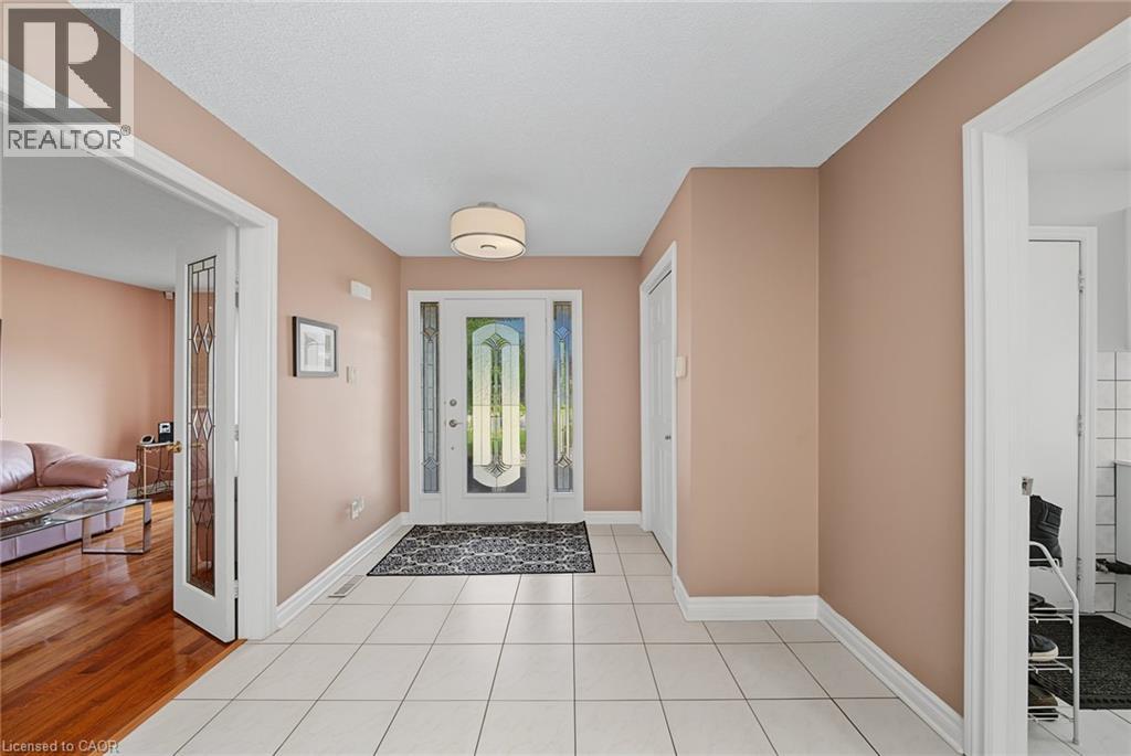 2 CRESTHAVEN Drive