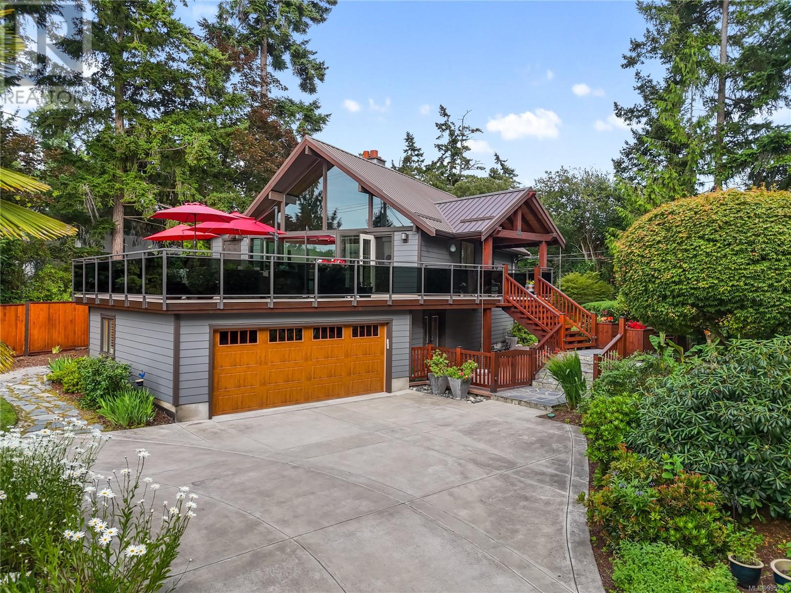 10879 Madrona Dr