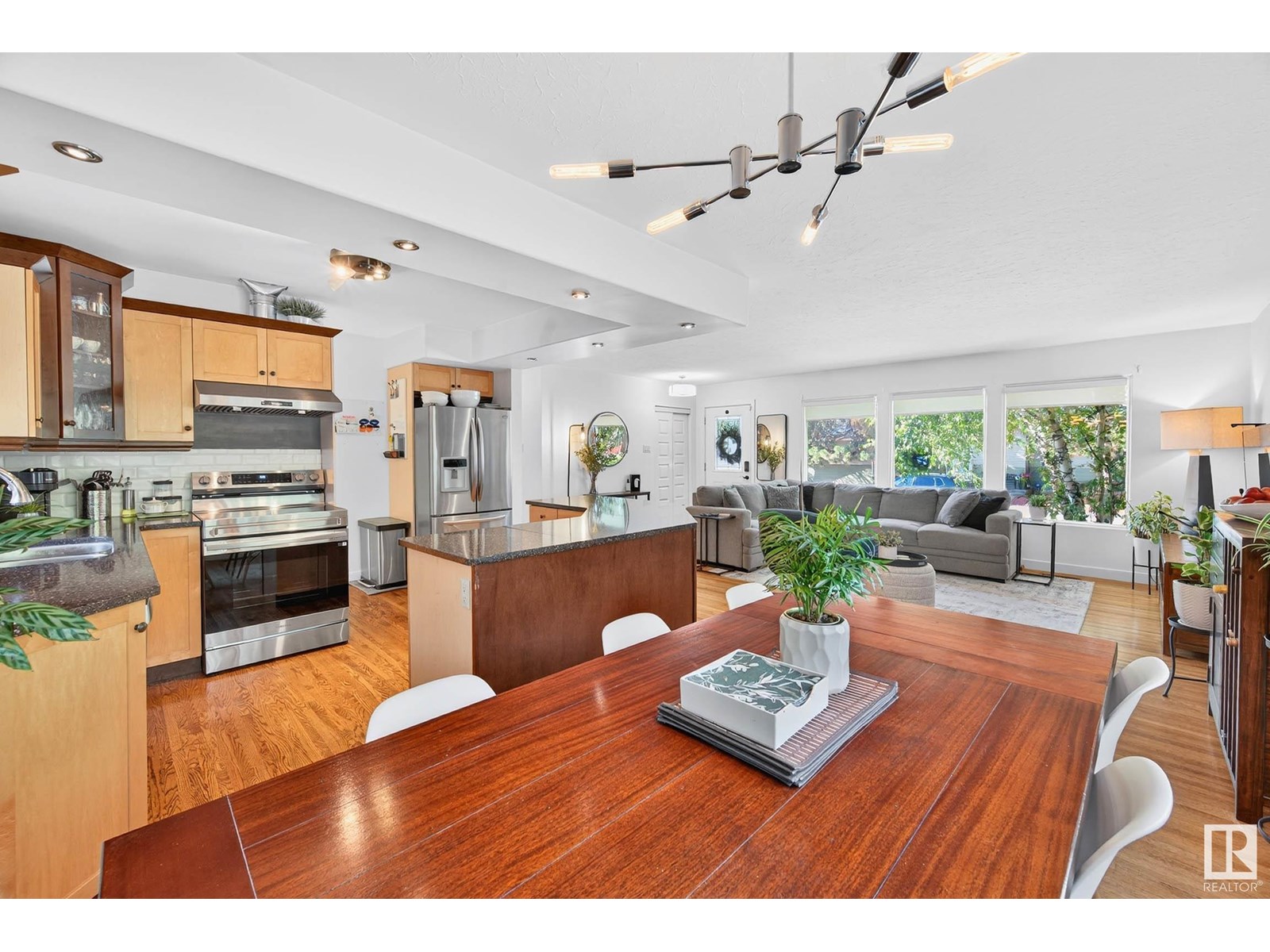 8920 146 ST NW