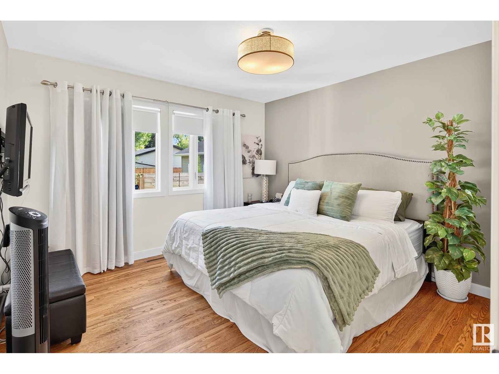 8920 146 ST NW