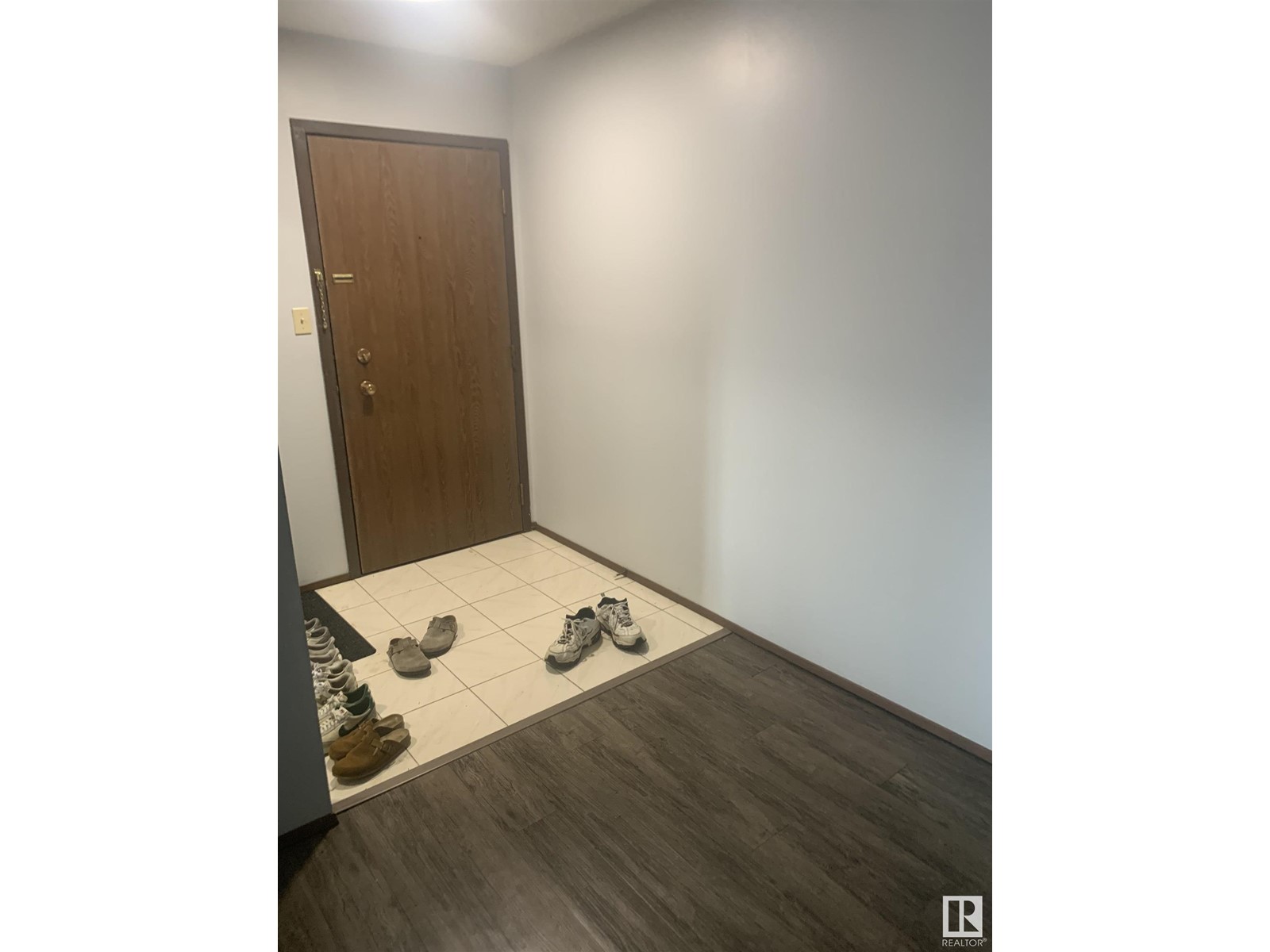 #406 11115 74 ST NW