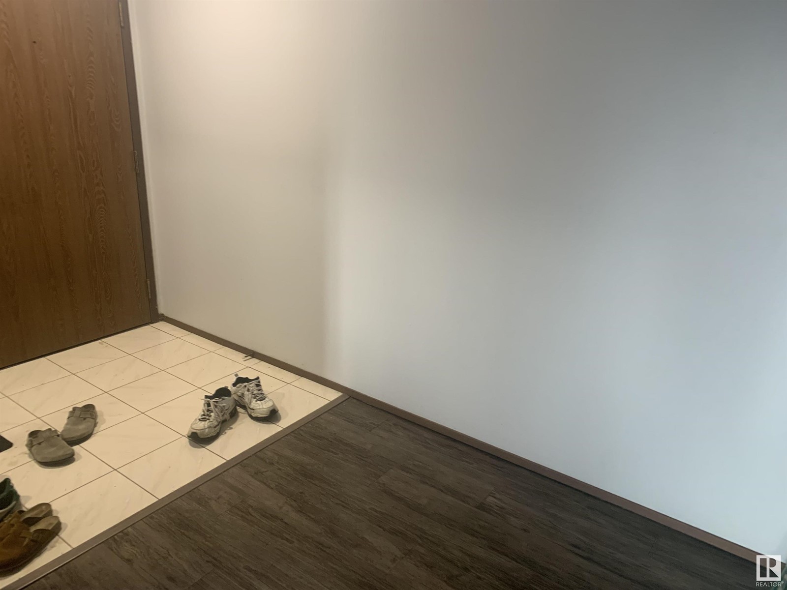 #406 11115 74 ST NW