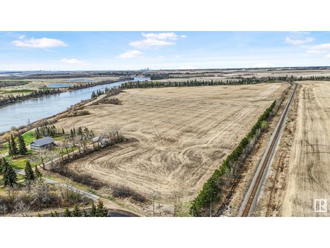 Old Fort Trail Lamoureux DR S Rural Sturgeon County AB T8L5C8