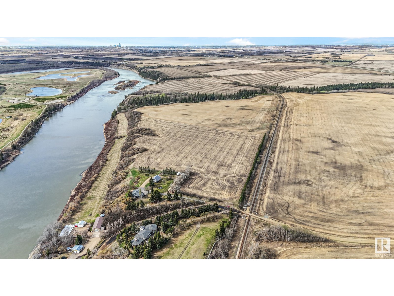 Old Fort Trail Lamoureux DR S