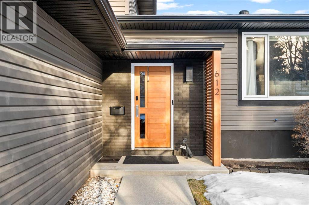 612 Willoughby Crescent SE