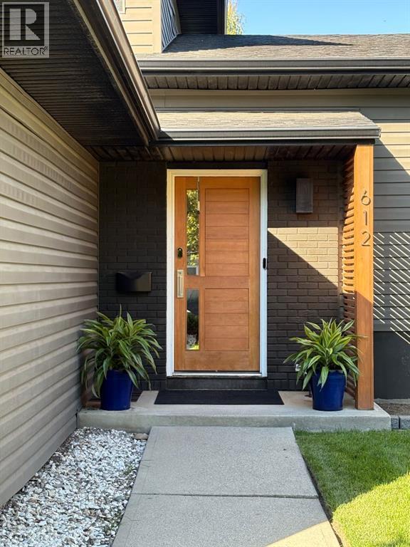 612 Willoughby Crescent SE