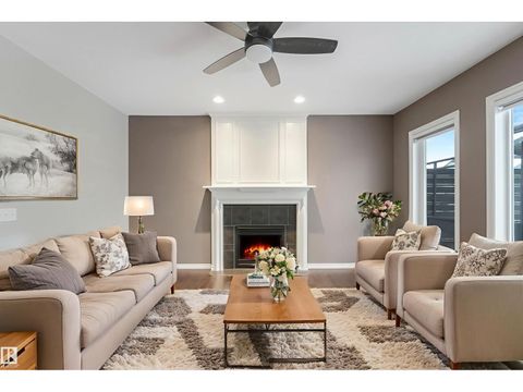 6126 17A AV SW Edmonton AB T6X0W2