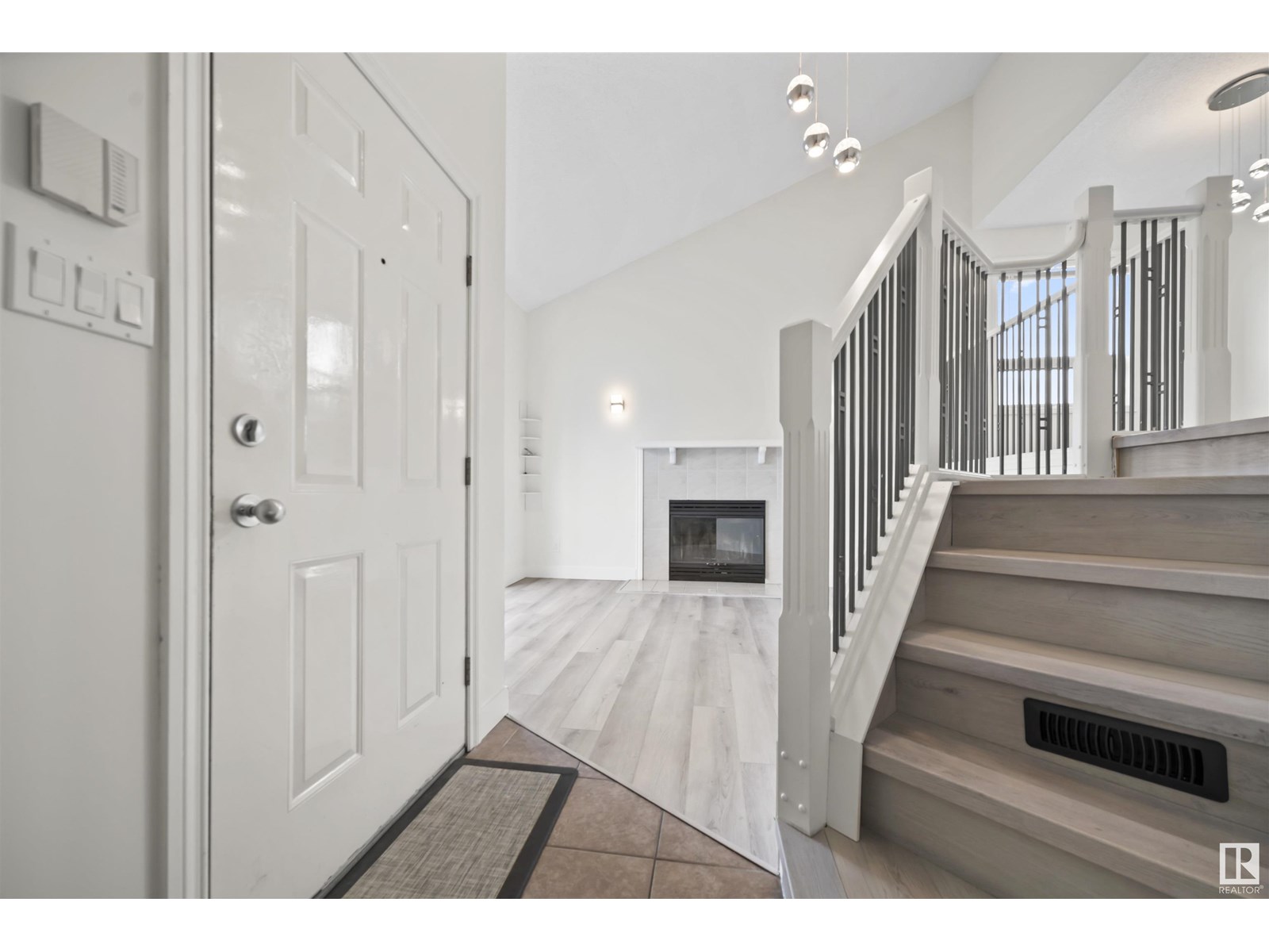 2505 38A ST NW