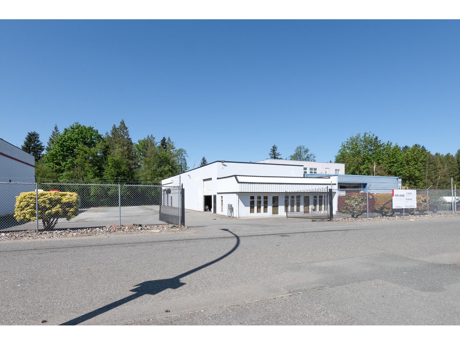 2140 PARAMOUNT CRESCENT