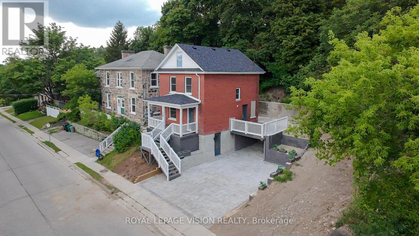 15 SHADE STREET