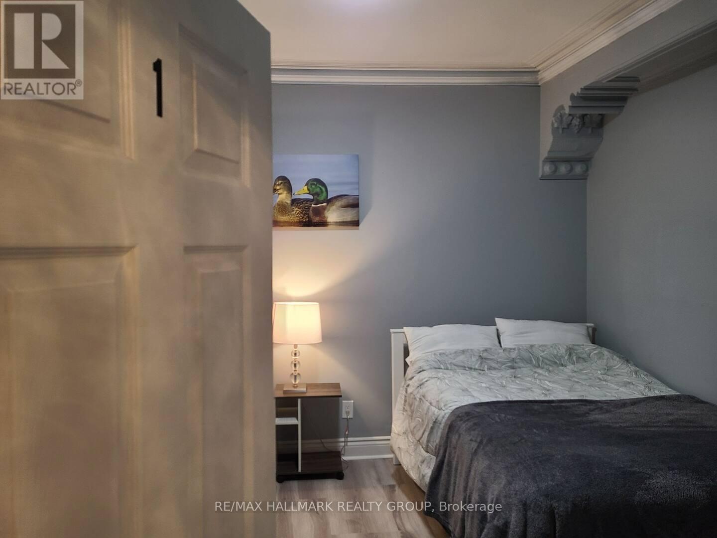 474 SOMERSET STREET W