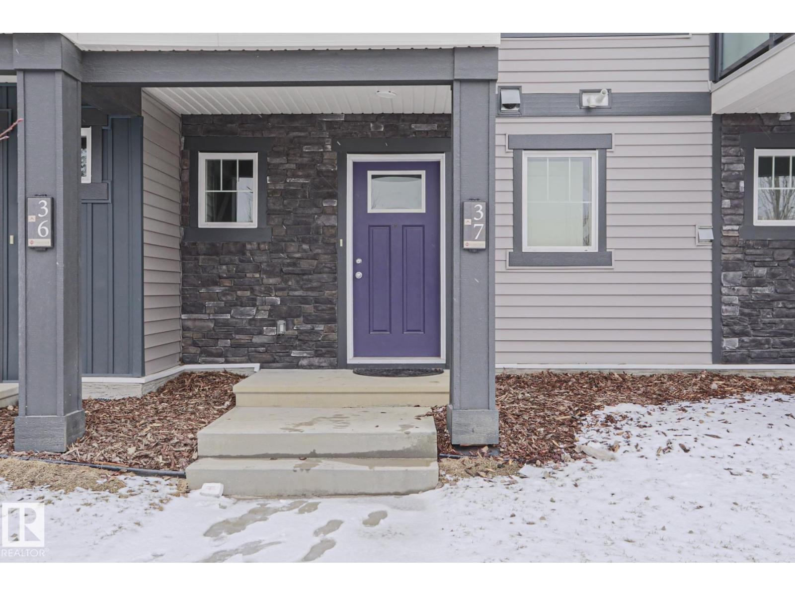 #37 1530 TAMARACK BV NW