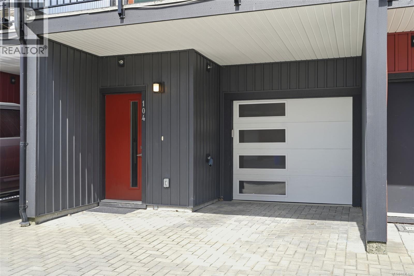 104 1726 Kerrisdale Rd