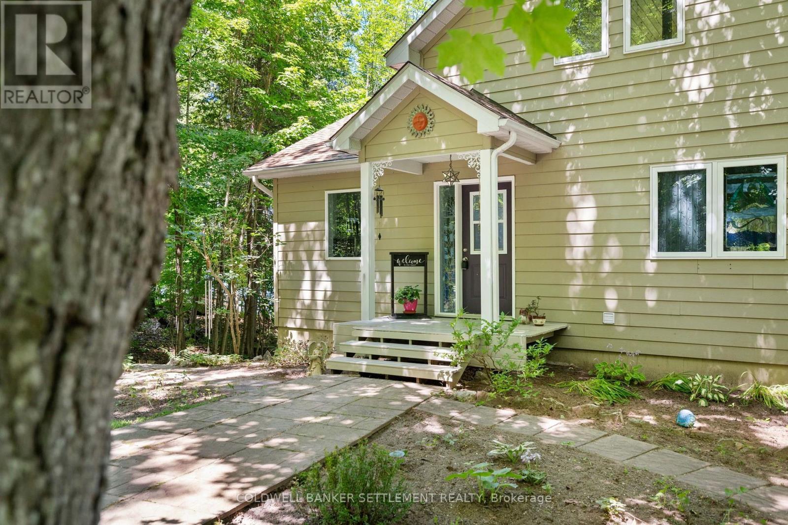 812 DOUGLAS LANE