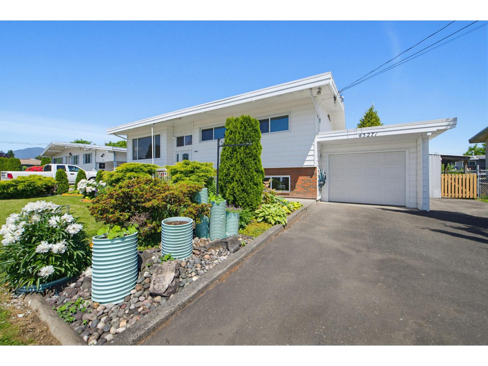 45271 BERNARD AVENUE|Chilliwack Proper West