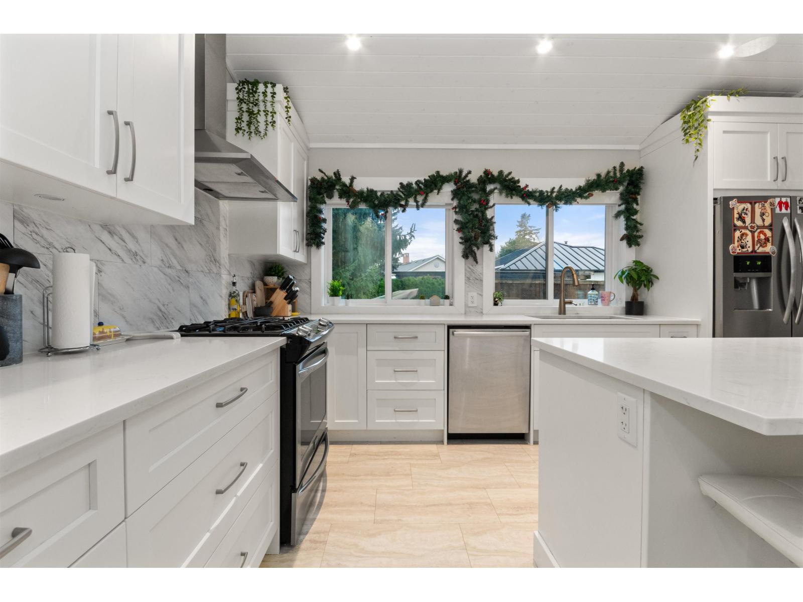46022 CLARKE DRIVE|Chilliwack Proper East