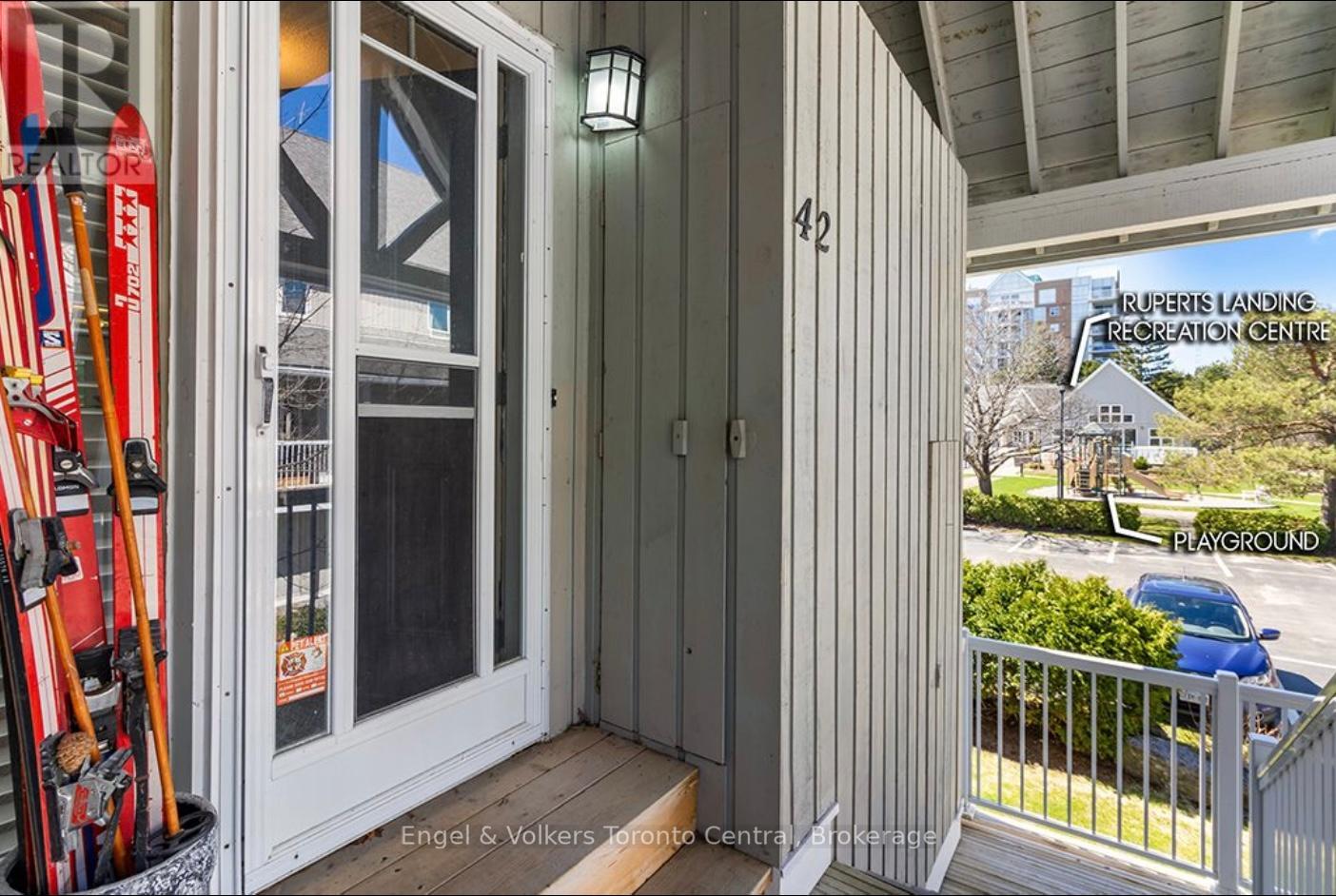 42 - 28 RAMBLINGS WAY