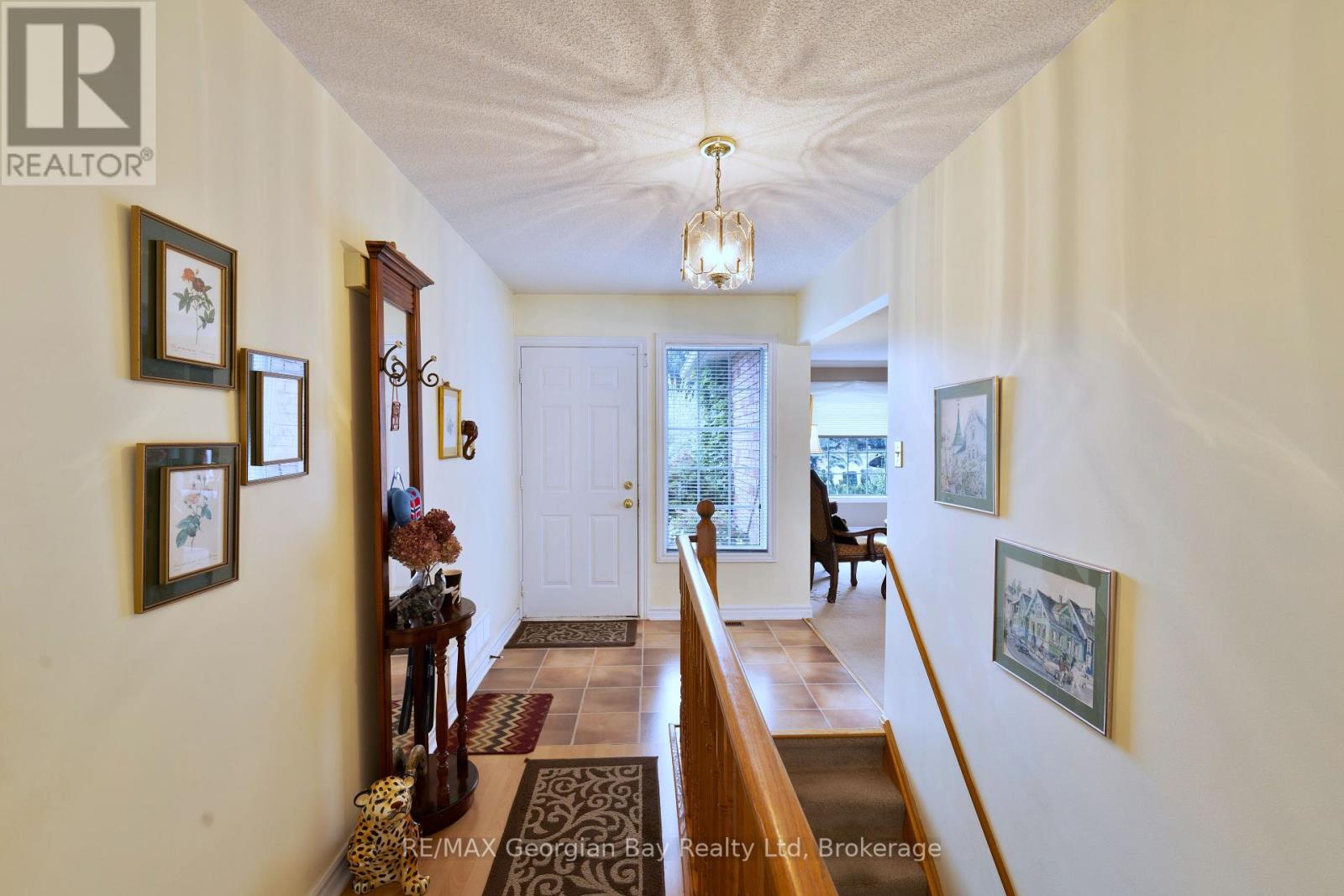 1057 DINA CRESCENT