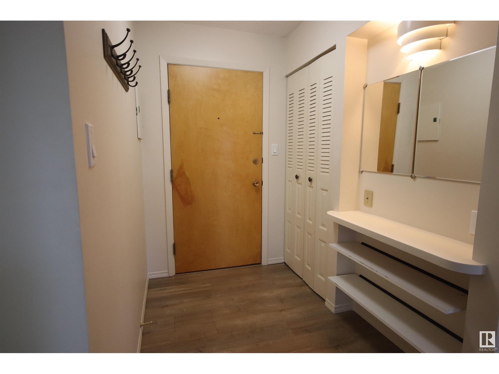 #217 4404 122 ST NW
