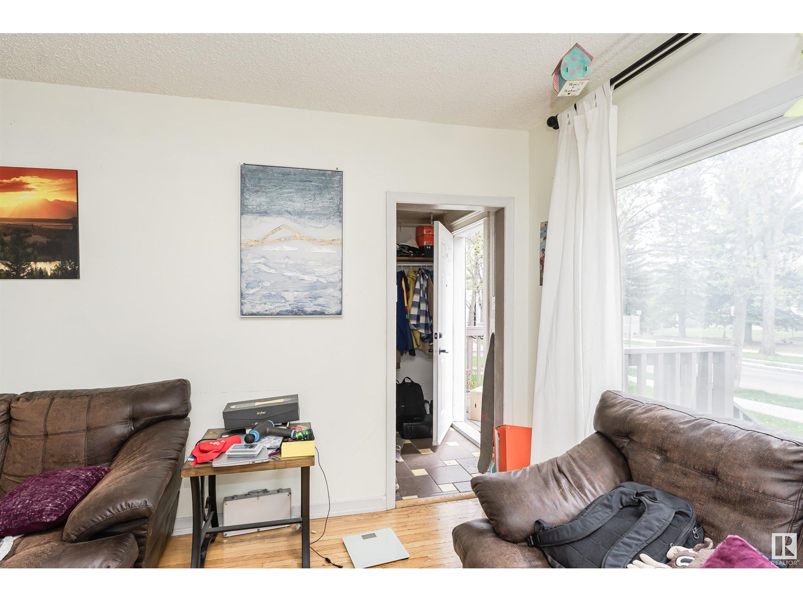 10922 84 AV NW