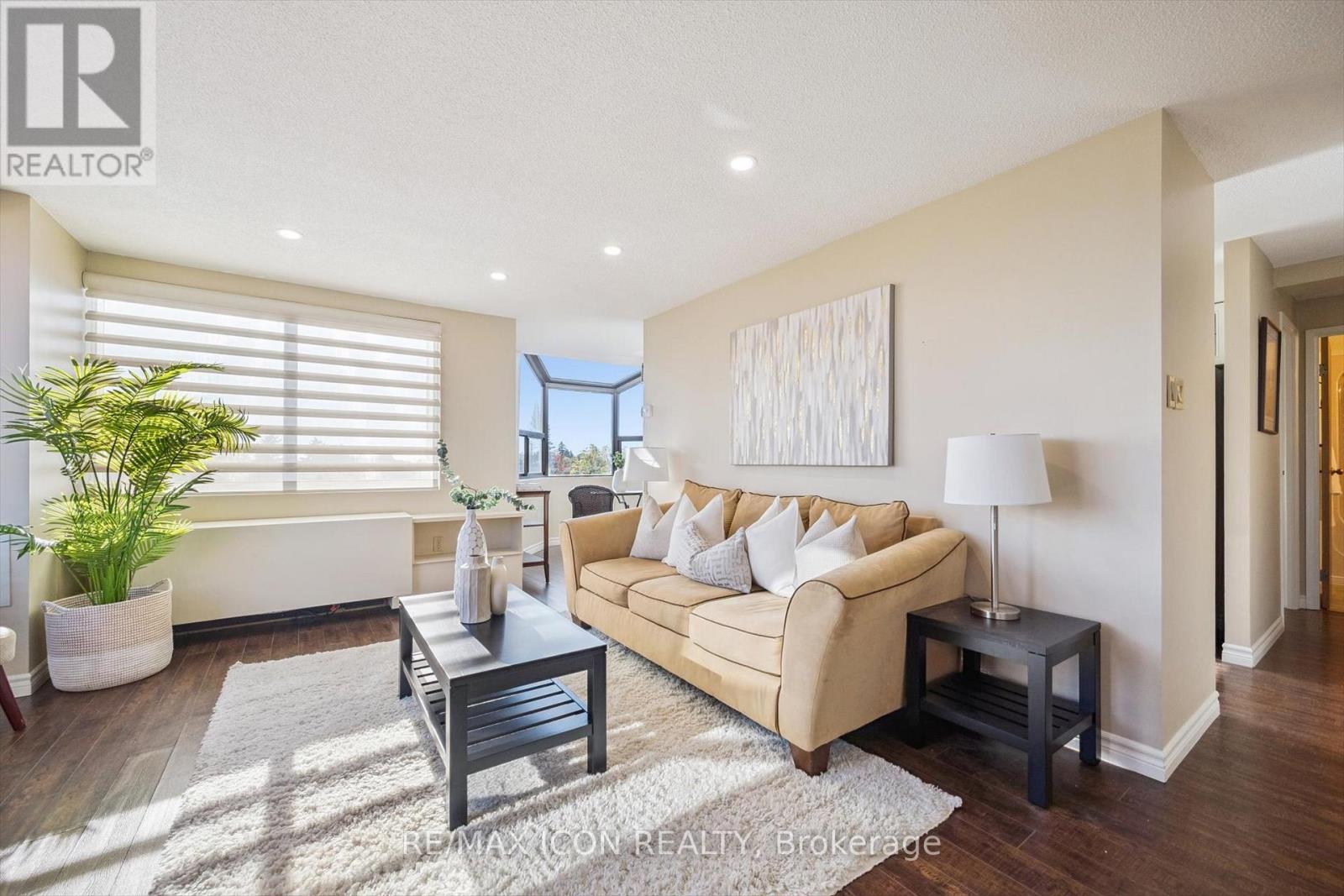 610 - 20 ELLEN STREET E