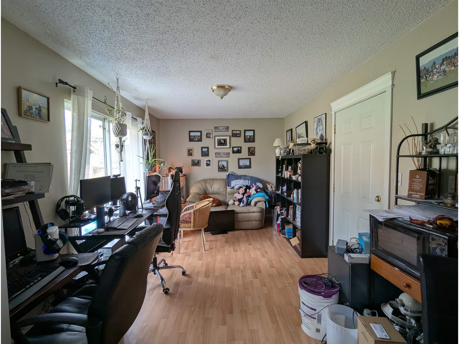 7936 EAGLE CRESCENT