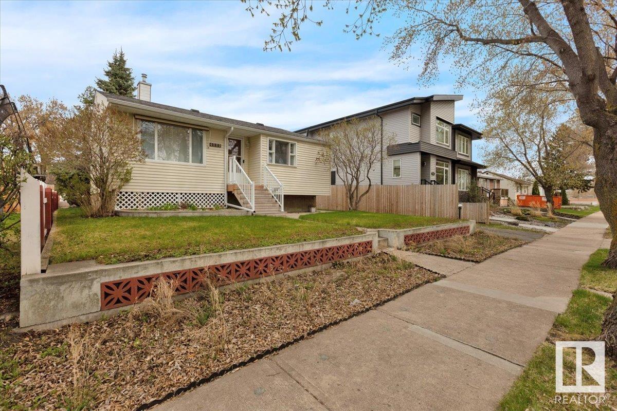 4222 113 AV NW