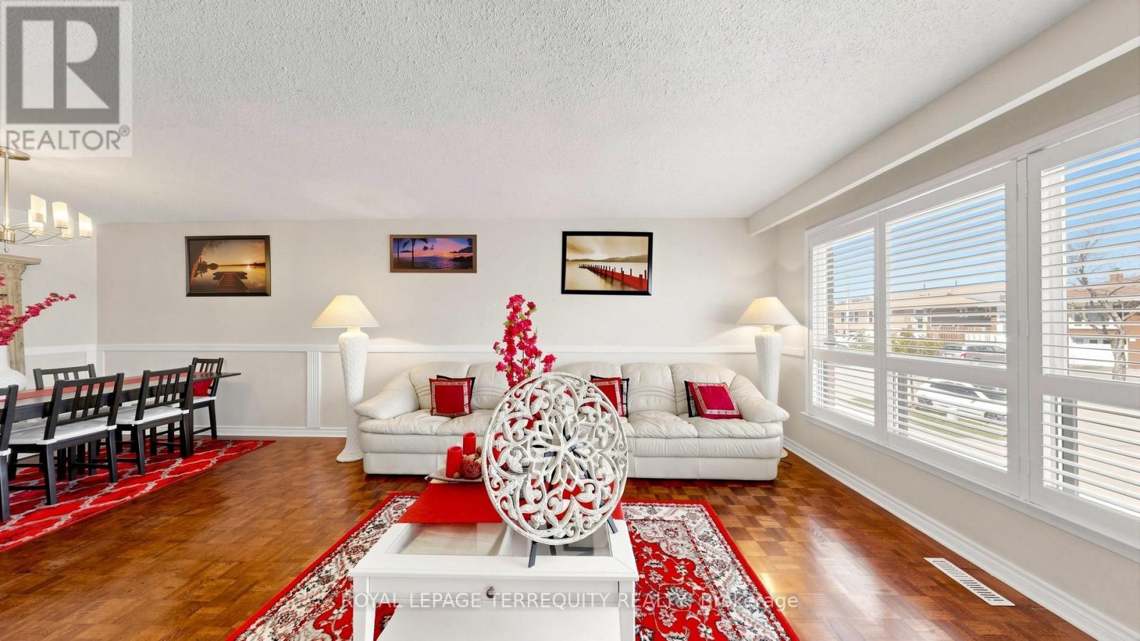 2526 KINGSBERRY CRESCENT