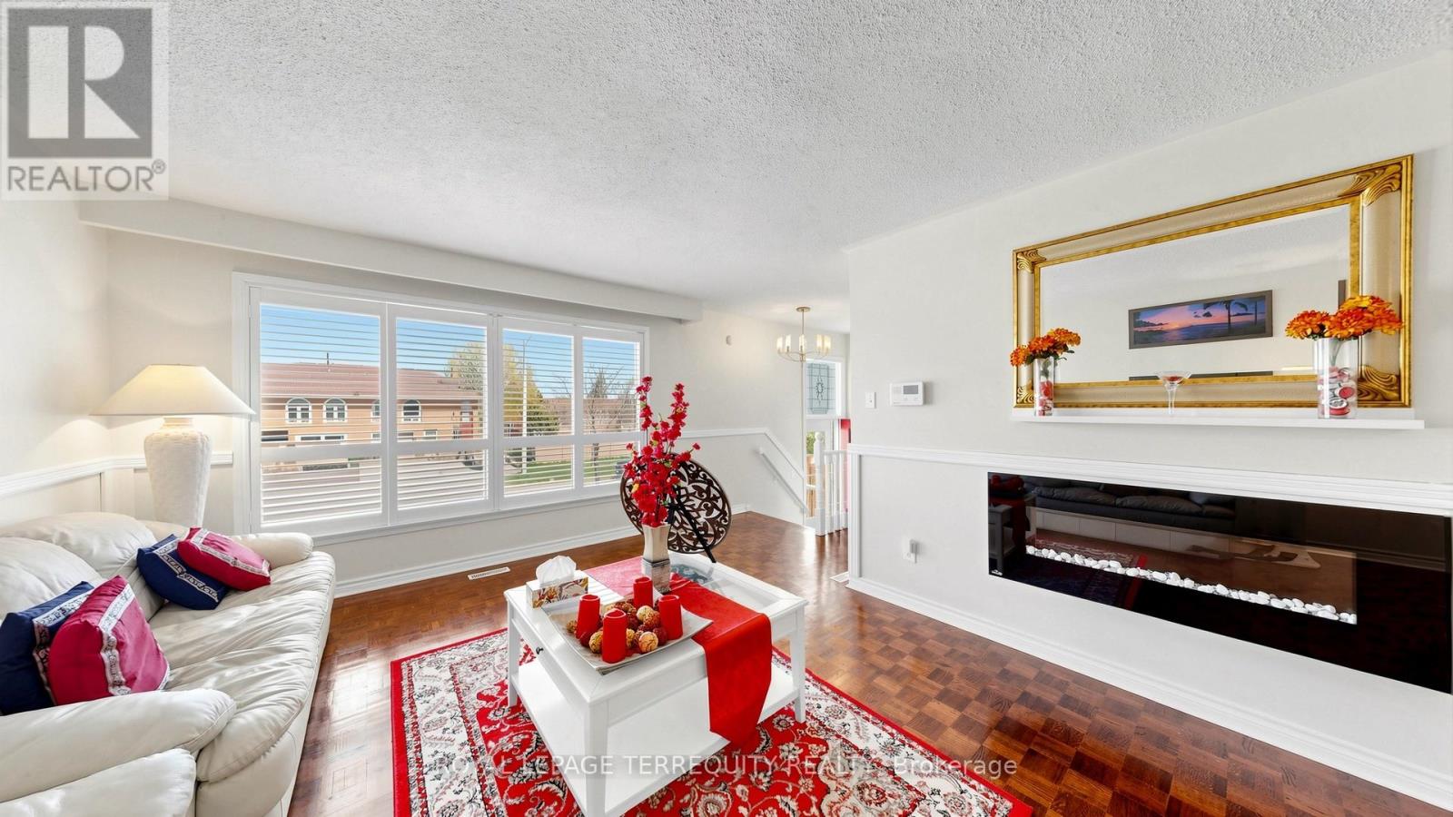 2526 KINGSBERRY CRESCENT