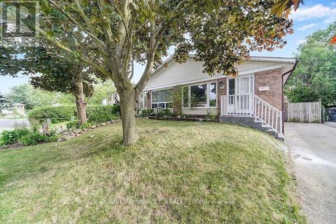 72 LOWRY SQUARE Toronto (Malvern) ON M1B1N6